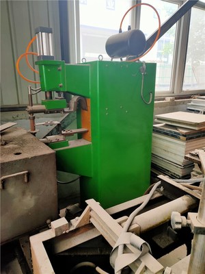 河南鄭州金水區(qū)高價(jià)回收門廠設(shè)備 冷壓機(jī)、精密鋸及北京叉車、木工機(jī)械的循環(huán)利用之道